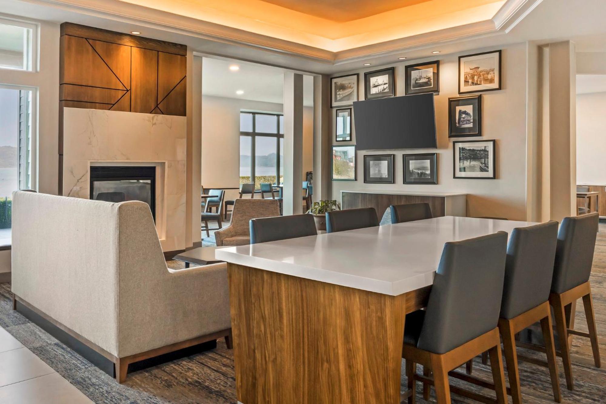 Holiday Inn Express Hotel & Suites Astoria By Ihg Exteriér fotografie